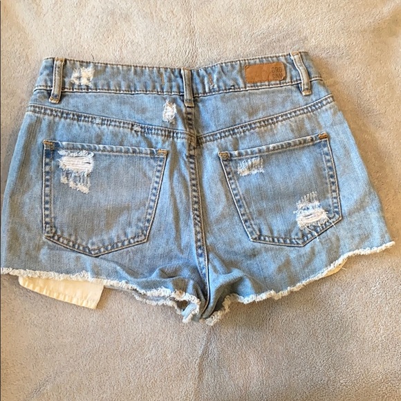 Shorts - Picture 2 of 3